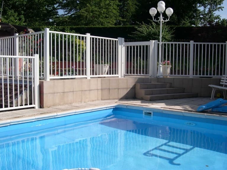 Barrière piscine aluminium Les Portaliers Saint-Valery-Sur-Somme